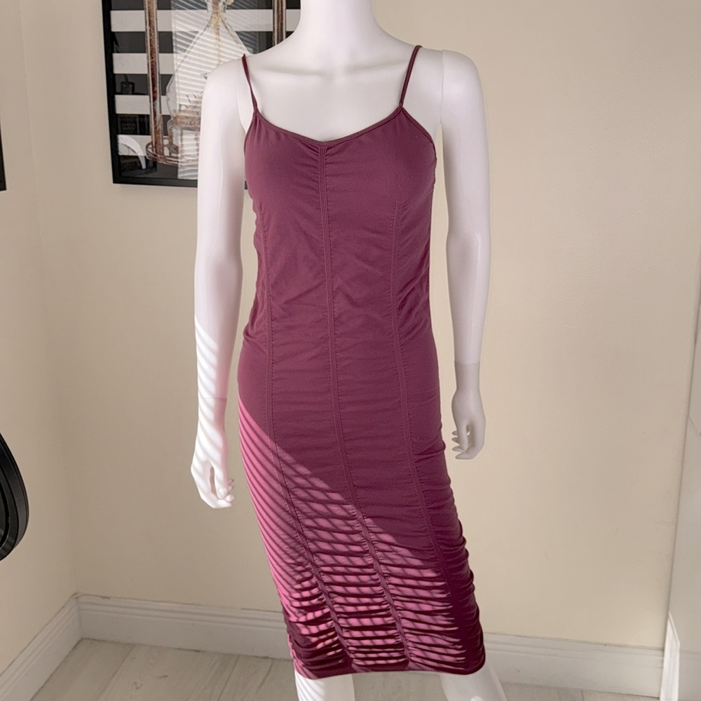 Vintage Y2k BCBGMaxAzria Purple/Pink
Ruched Puckered Bodycon Tube Dress